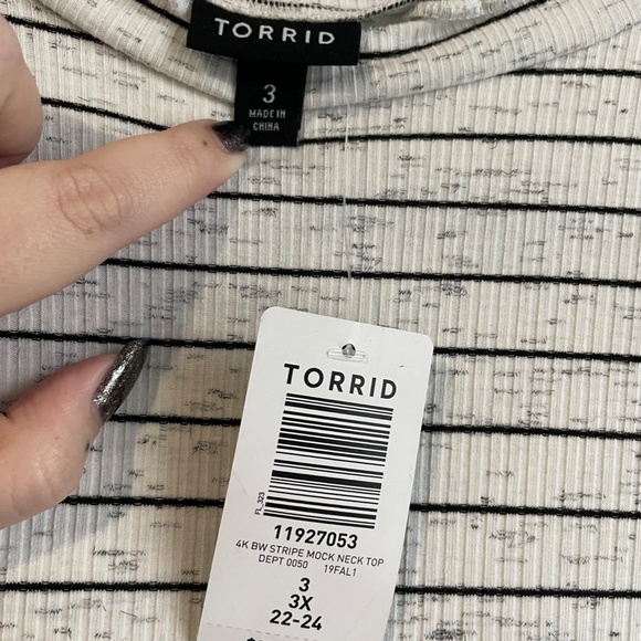 Short Sleeved Striped T-shirt - Picture 2 of 3